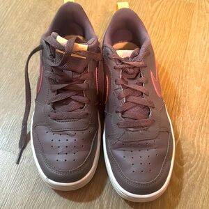 5.5 youth Nike shoes chocolate mocha color